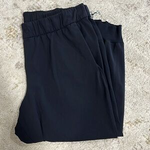 Lululemon Black Capri Jogger